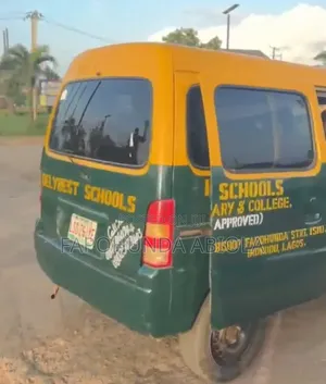 Suzuki APV Minibus 2008 Yellow