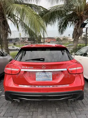 Mercedes-Benz GLA 250 2015 Red