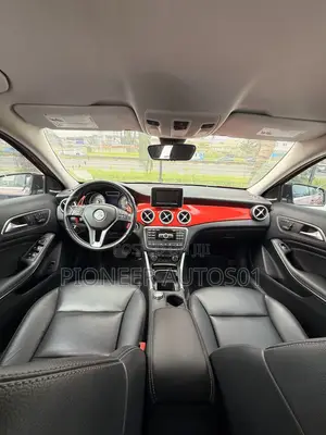Mercedes-Benz GLA 250 2015 Red