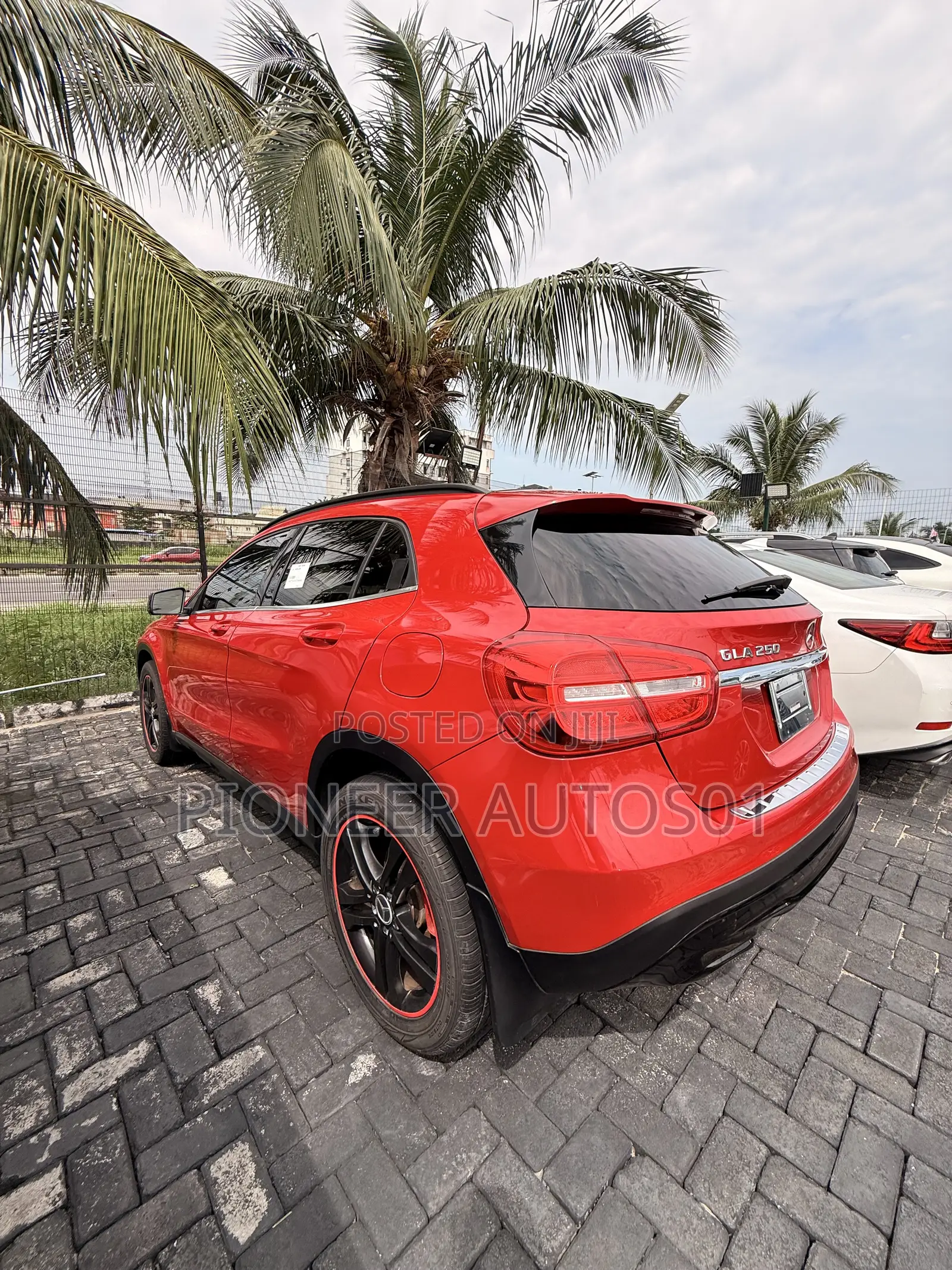 Mercedes-Benz GLA 250 2015 Red