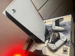 USA Play Station 5 PS5 USED - With 2 Controllers