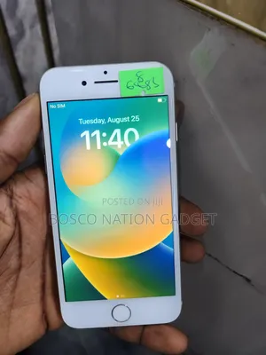 New Apple iPhone 8 64 GB White