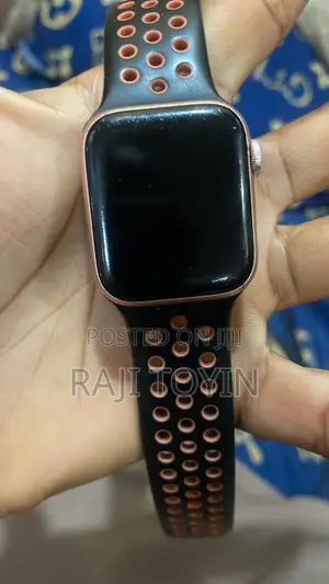 Apple Series 4 for Sale