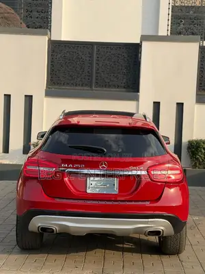 Mercedes-Benz GLA 250 2016 Red