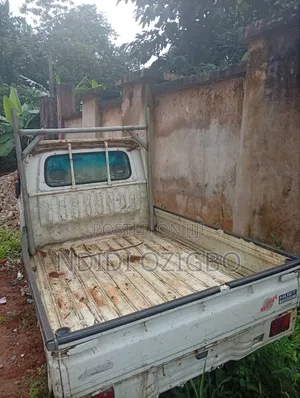 Shuttle Truck