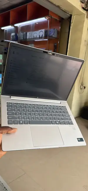 Laptop HP EliteBook 640 G11 16GB Intel Core Ultra 7 SSD 512GB