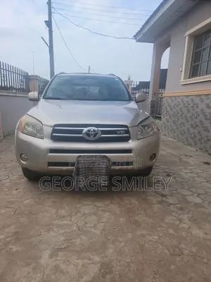Toyota RAV4 2008 Gold