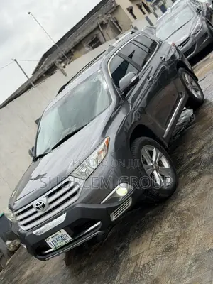 Toyota Highlander Limited 3.5l 4WD 2013 Gray