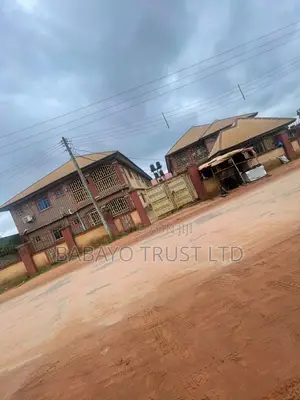20bdrm Block of Flats in Isiohor, Benin City for sale