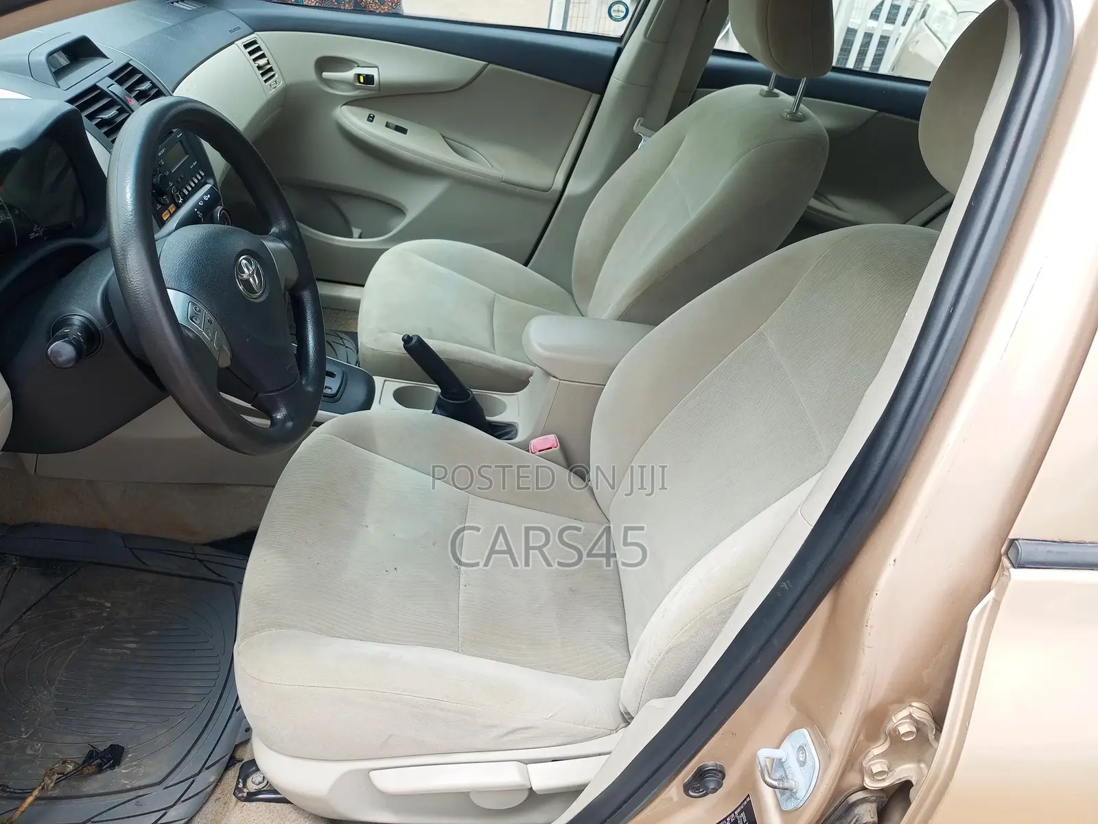 Toyota Corolla 2012 Gold