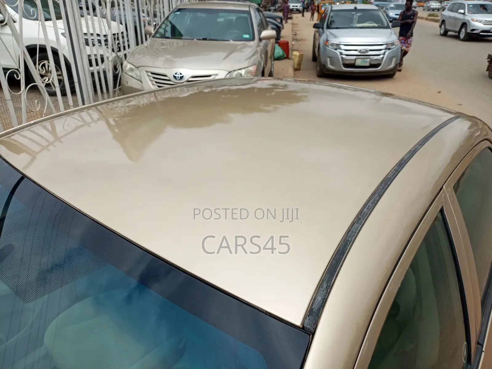 Toyota Corolla 2012 Gold