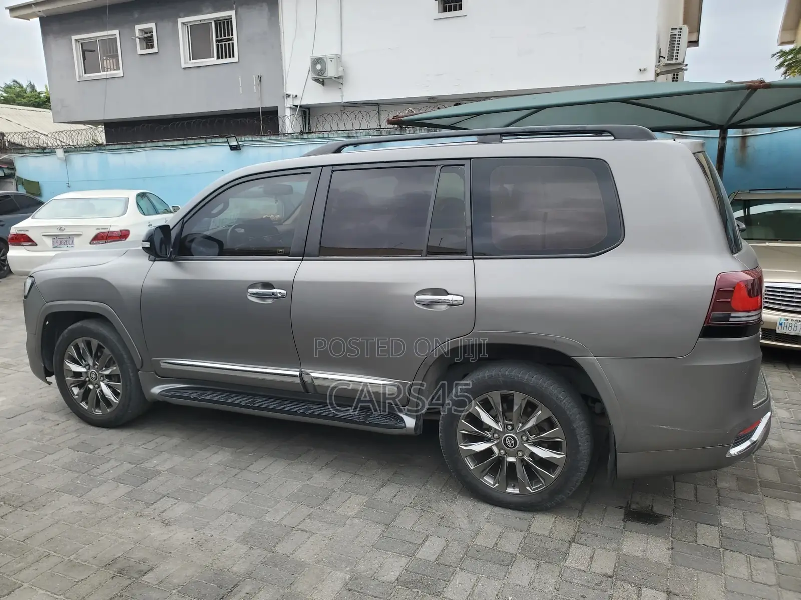 Toyota Land Cruiser 2013 Gray
