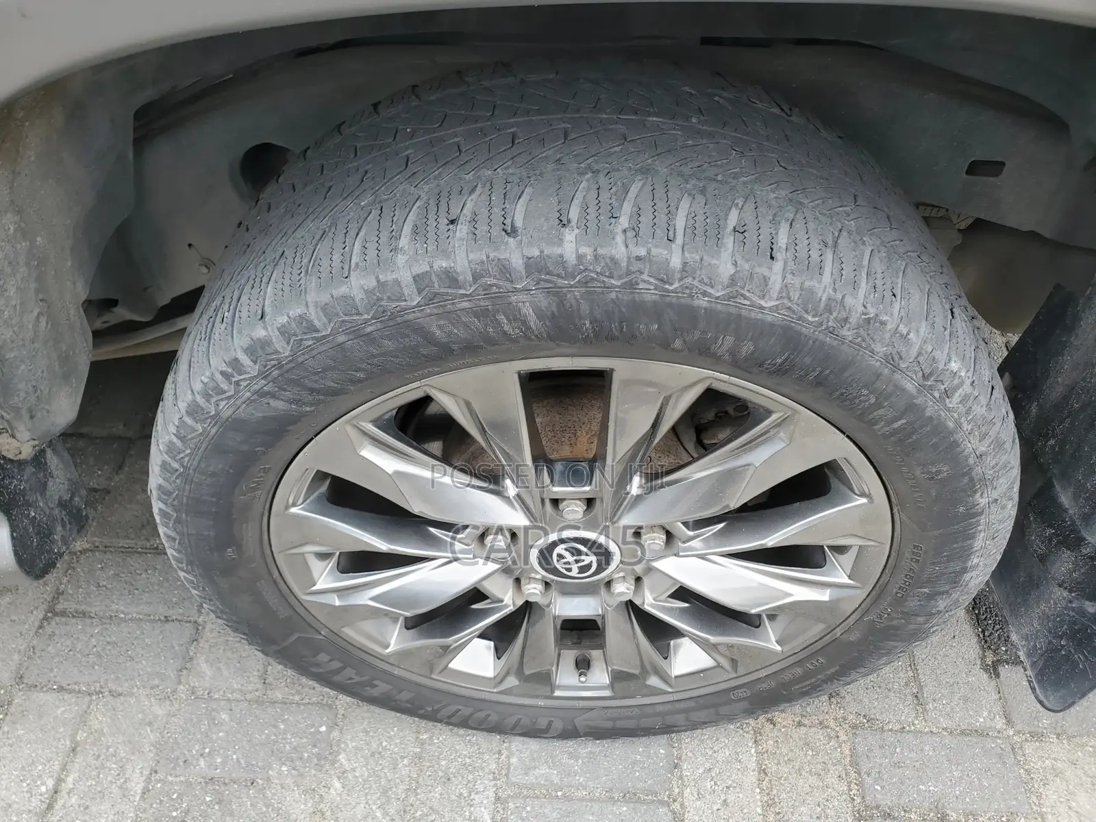 Toyota Land Cruiser 2013 Gray