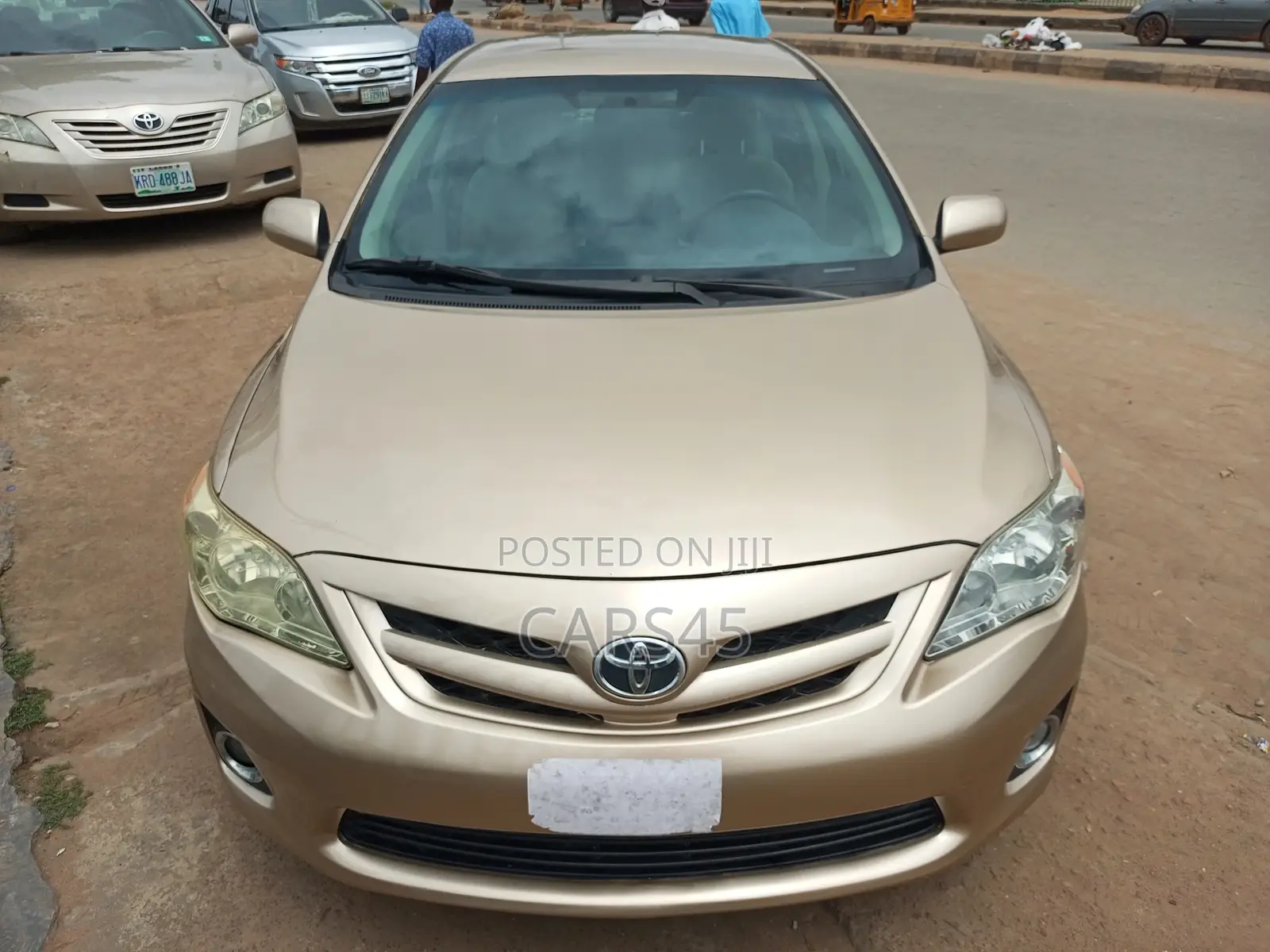 Toyota Corolla 2012 Gold