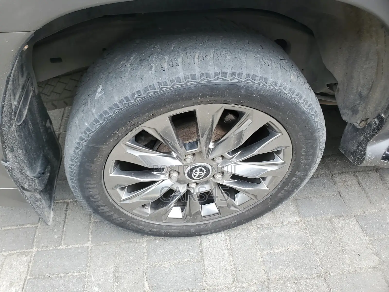 Toyota Land Cruiser 2013 Gray