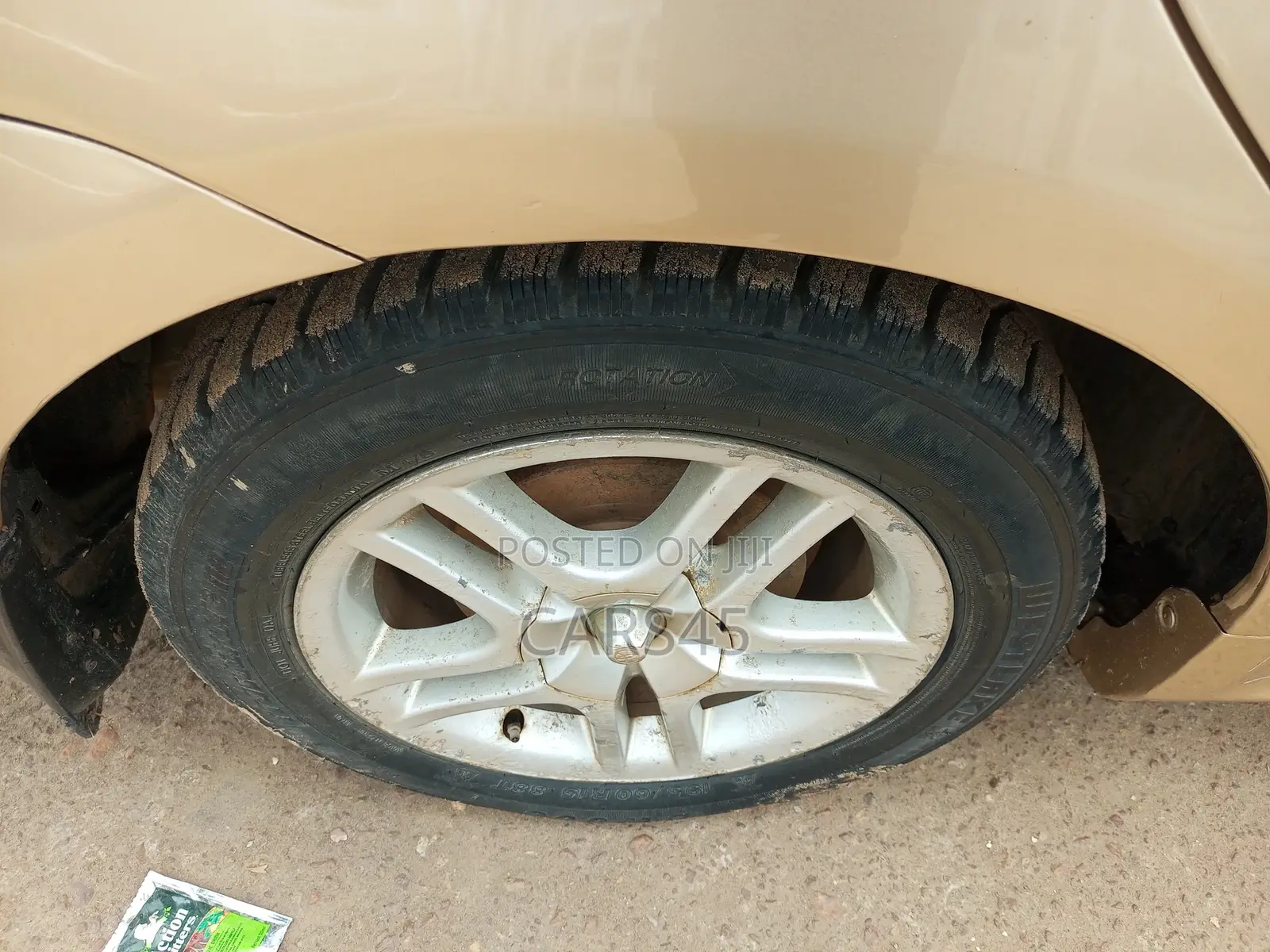 Toyota Corolla 2012 Gold
