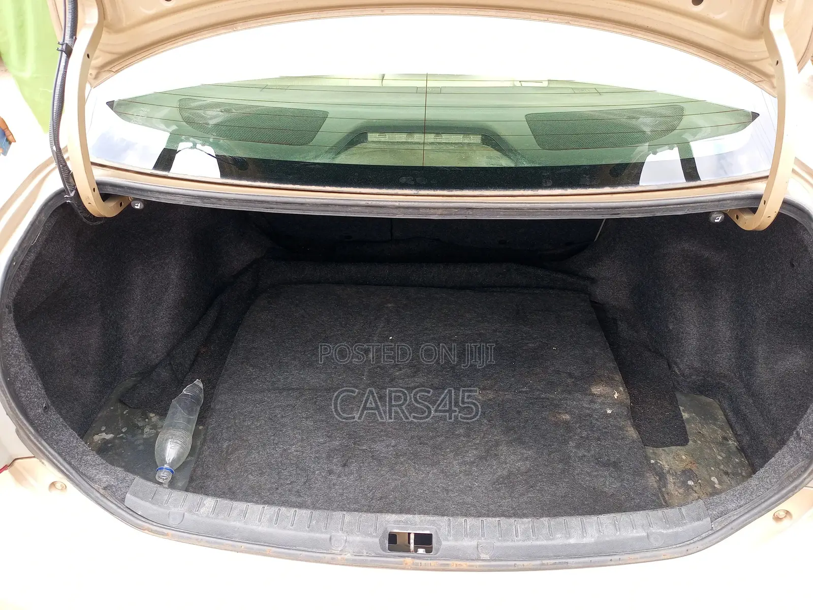 Toyota Corolla 2012 Gold