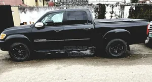 Toyota Tundra 2004 Black