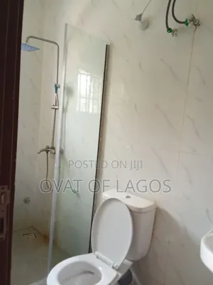 2bdrm Apartment in Lekki Phase 1 for rent