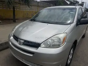 Toyota Sienna CE 2005 Gold