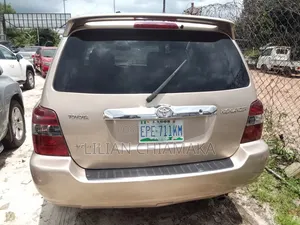 Toyota Highlander 2006 Gold