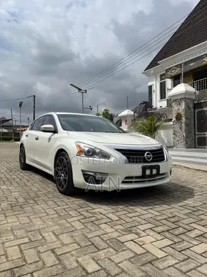Nissan Altima 3.5 S 4dr Sedan (3.5L 6cyl CVT) 2014 White