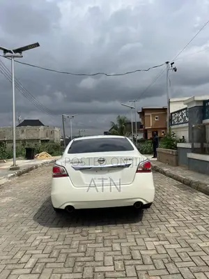 Nissan Altima 3.5 S 4dr Sedan (3.5L 6cyl CVT) 2014 White