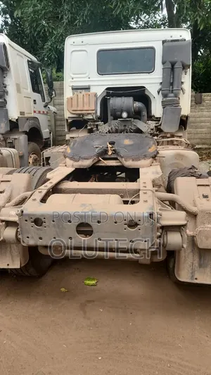 Howo Tractor Head 6 Tyres