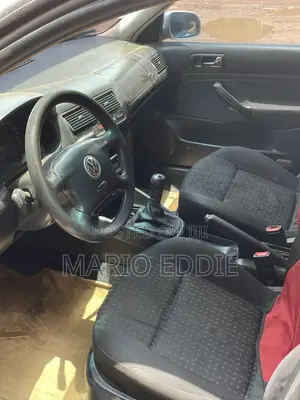 Volkswagen Golf 2002 Silver