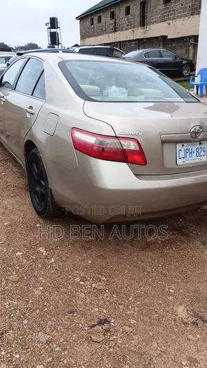 Toyota Camry LE 4dr Sedan (2.4L 4cyl 5A) 2009 Silver