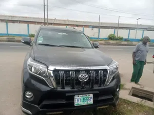 Toyota Land Cruiser 2016 Black