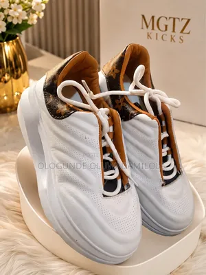 Unisex Sneakers