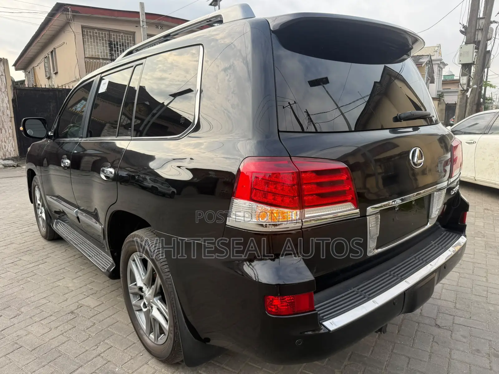 Lexus LX 570 2012 Black