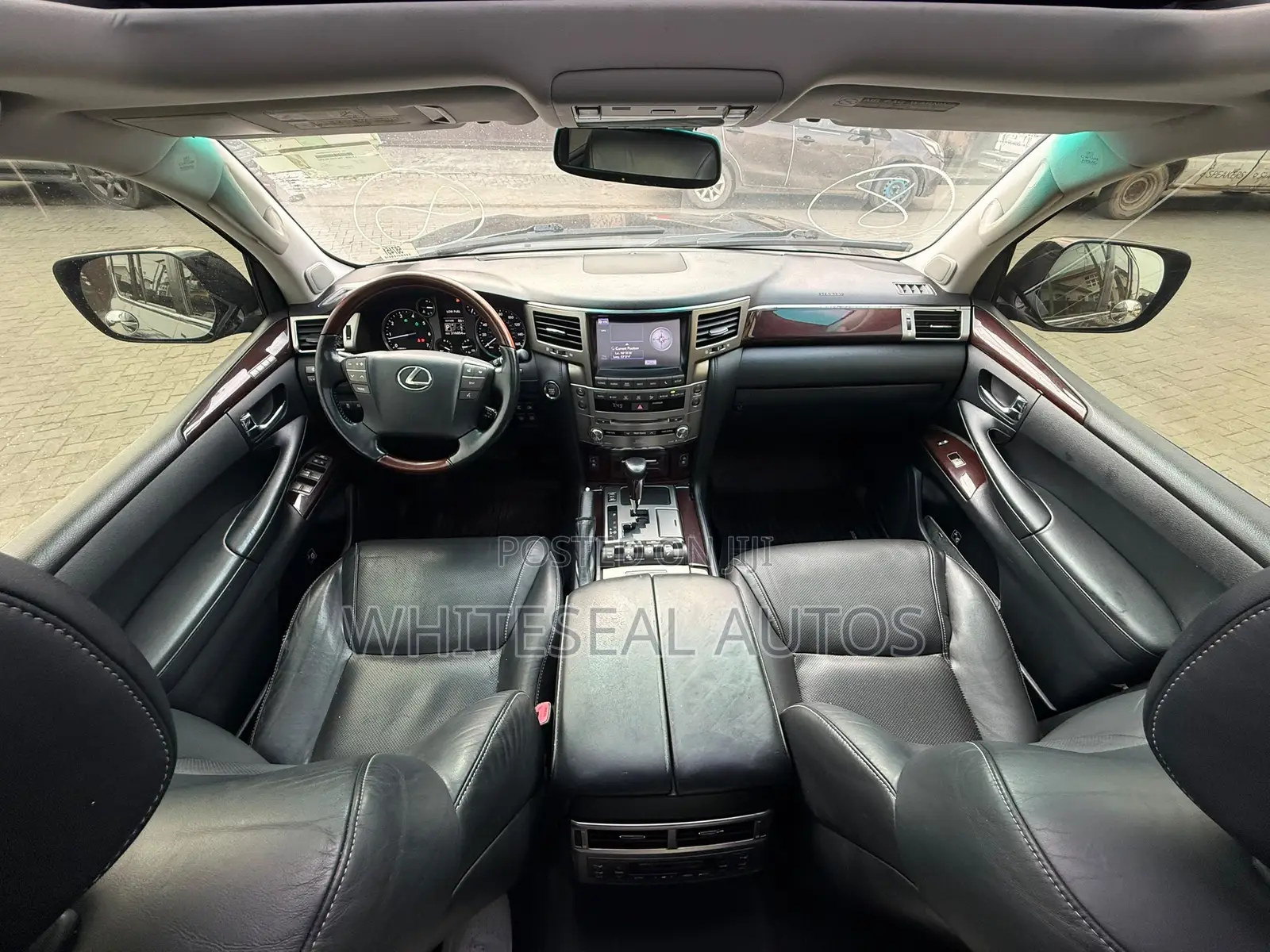 Lexus LX 570 2012 Black