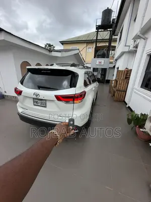 Toyota Highlander Limited Platinum 4x4 V6 (3.5L 6cyl 8A) 2018 White