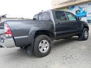 Toyota Tacoma 2015 Gray