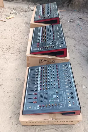 Yamaha Powered Mixer 8channels