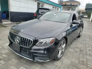 Mercedes-Benz E300 2018 Black