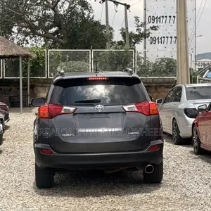 Toyota RAV4 Limited 4dr SUV AWD (2.5L 4cyl 6A) 2015 Gray