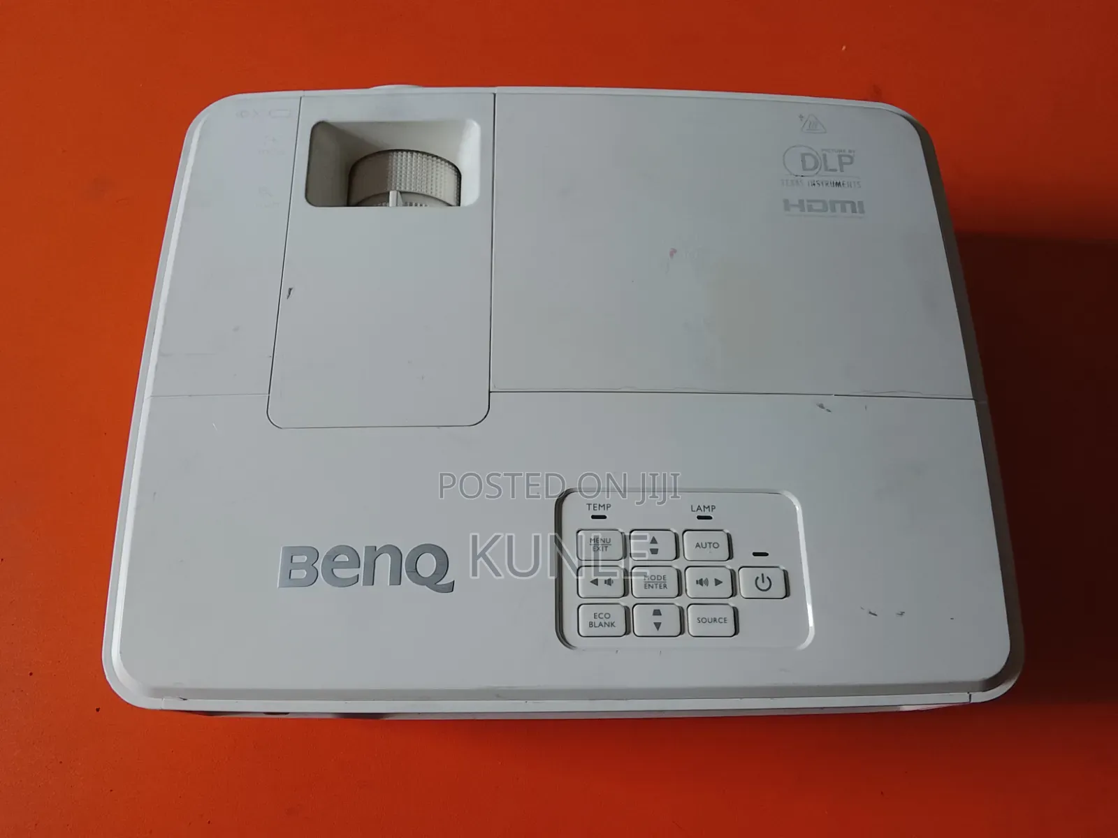 Multimedia Projector With HDMI