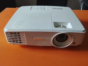 Multimedia Projector With HDMI
