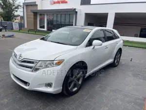 Toyota Venza LE 2011 White