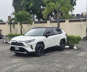 Toyota RAV4 2019 White