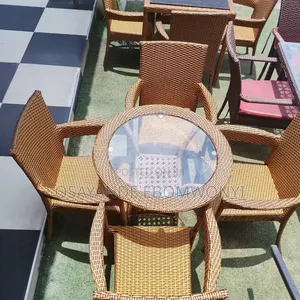 Neatly Used Bar/Indoor Chair Available for Sale