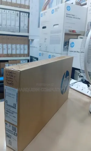 New Laptop HP 250 G10 8GB Intel Core 5 SSD 512GB