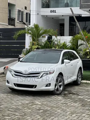 Toyota Venza LE AWD V6 2013 White