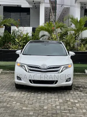 Toyota Venza LE AWD V6 2013 White