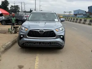Toyota Highlander Limited AWD 2020 Blue