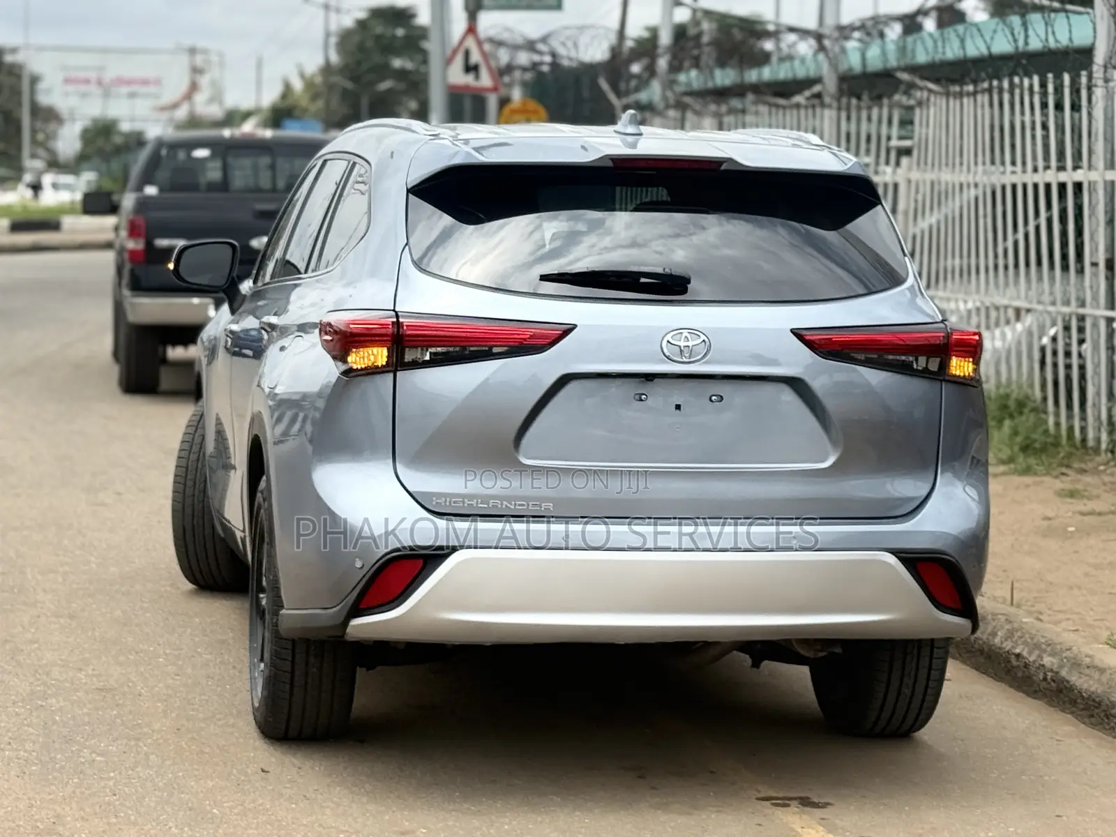 Toyota Highlander Limited AWD 2020 Blue