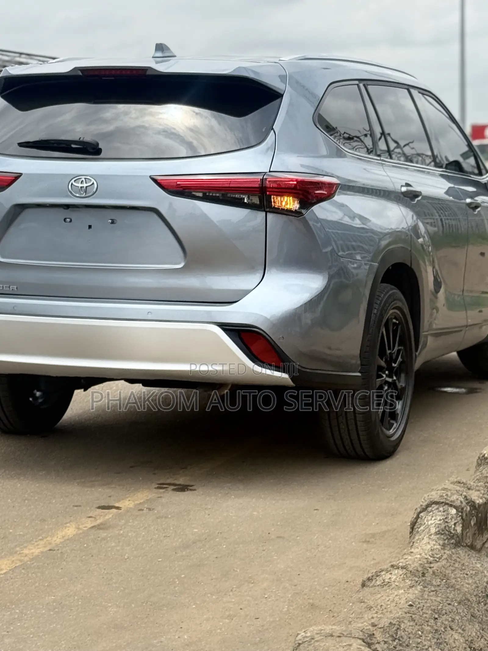 Toyota Highlander Limited AWD 2020 Blue